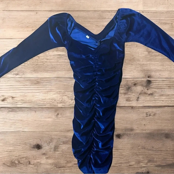 Shein velvet long sleeve dress (A11) - Picture 2 of 7